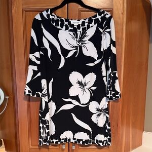 White House Black Market Tunic Black and White Floral Size M